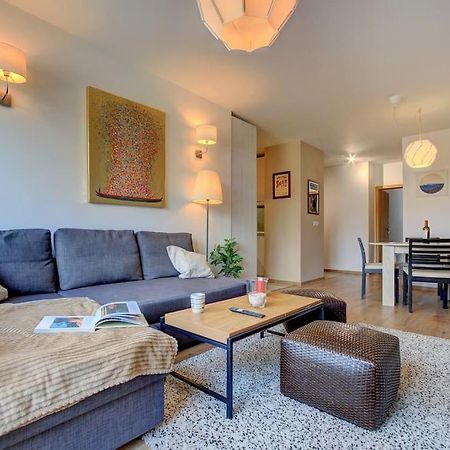 Spacious Home Office With Secure Garage In Szófia Kültér fotó